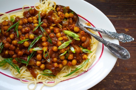 Spicy Chickpeas with Sour Tomato Curry